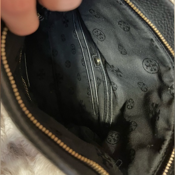 Tory Burch Black Leather Crossbody Magnetic closure - Picture 5 of 10